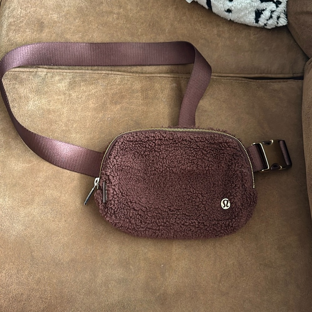 Lululemon belt bag